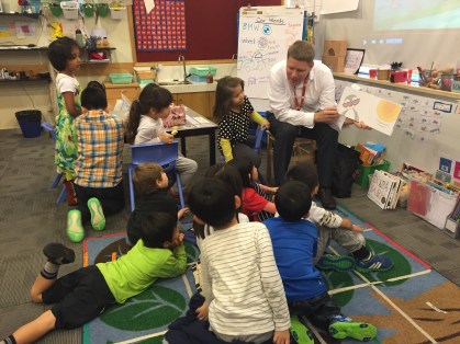 reading-story-to-k-kids